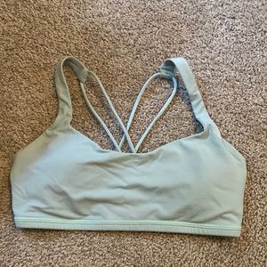 Lululemon sports bra. Teal. Size 6.